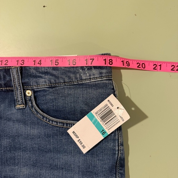 NWT Seven7 The Weekend Mid Rise Jean Shorts- 16 - Picture 7 of 9